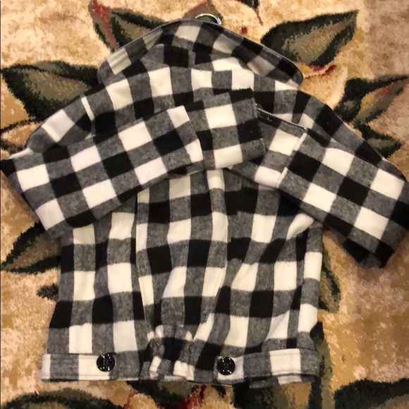 Cute jacket. - Picture 6 of 6